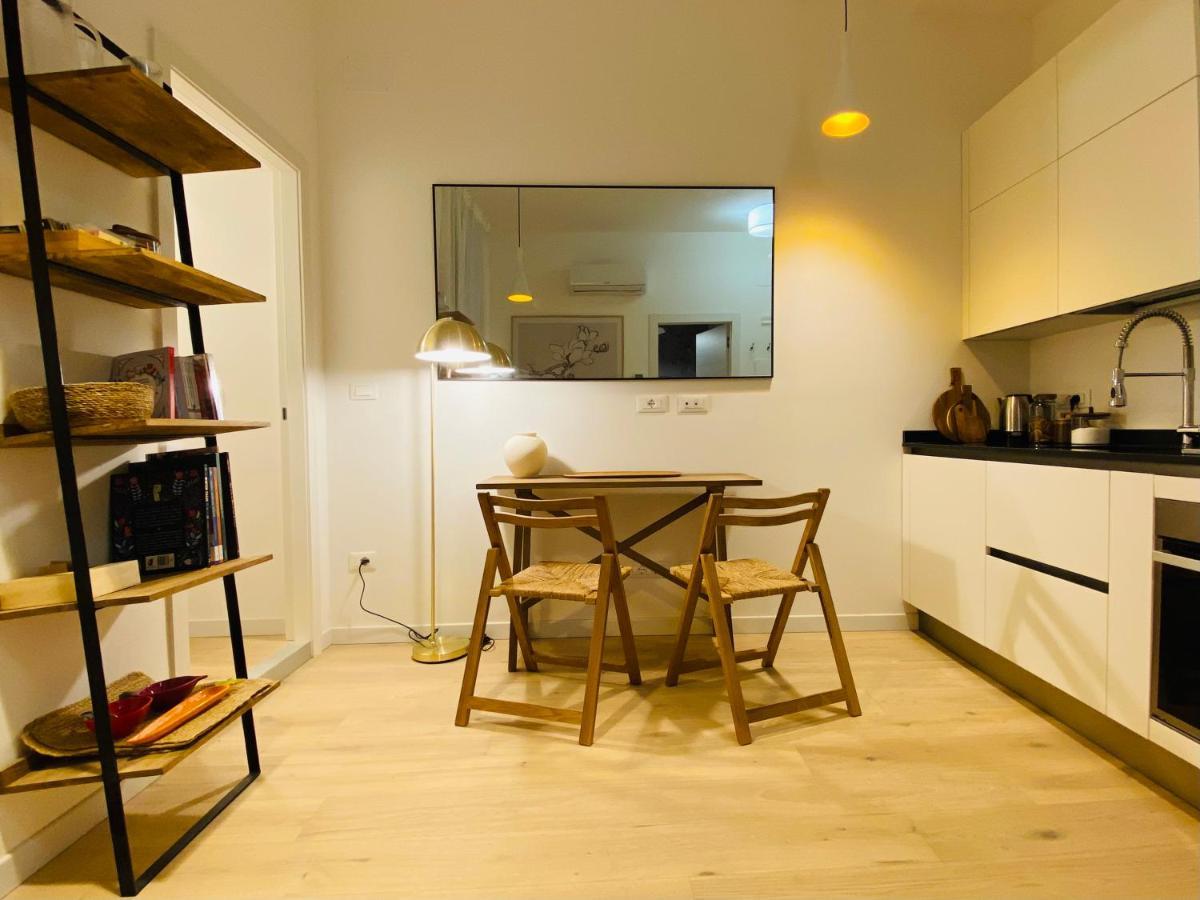 Piazzaborsa Charme Apartment Trieste Bagian luar foto