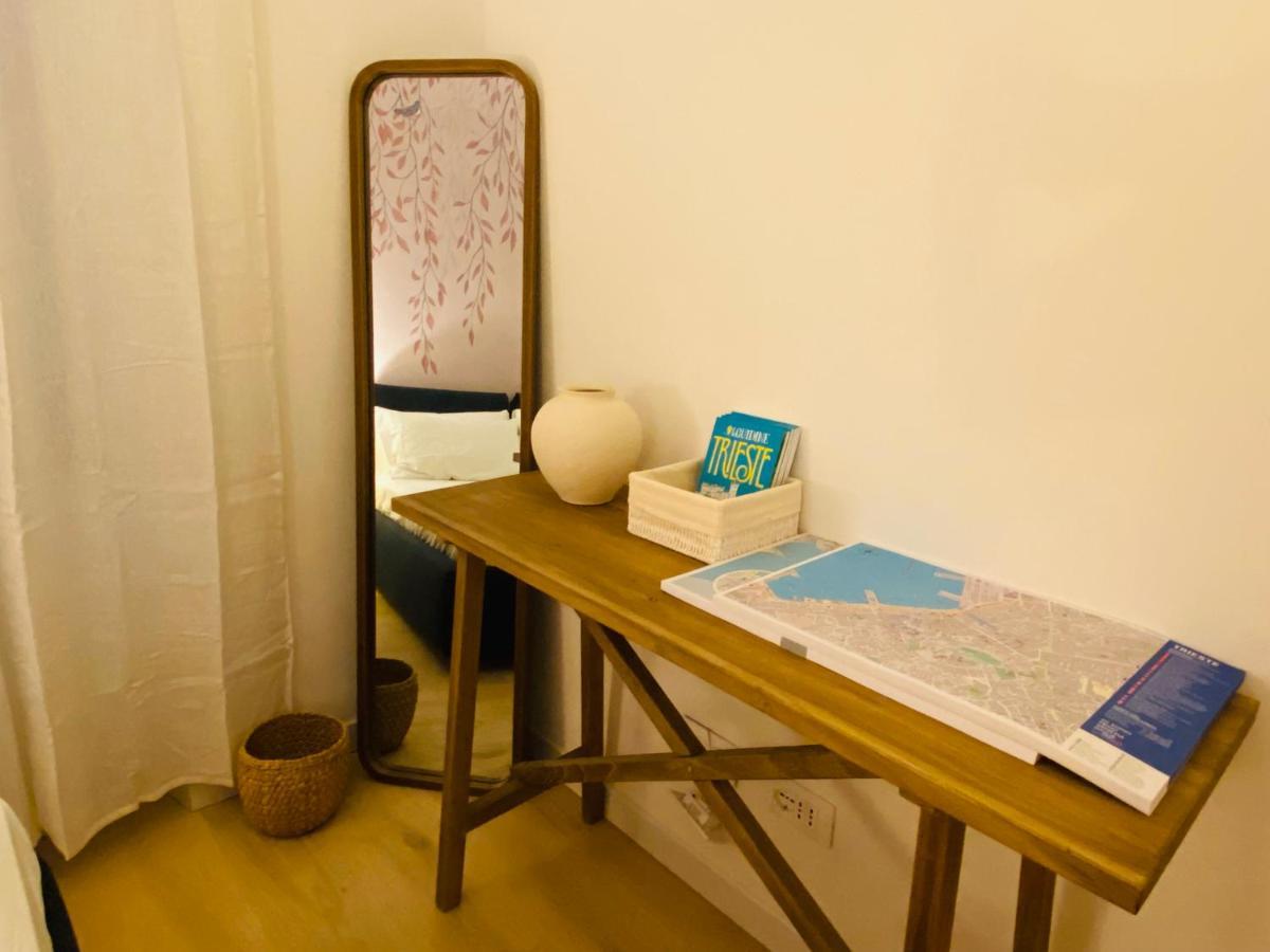 Piazzaborsa Charme Apartment Trieste Bagian luar foto