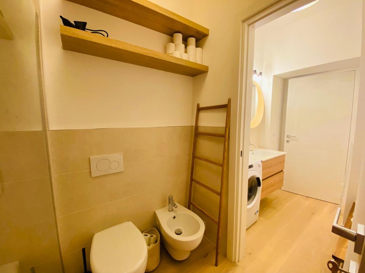 Piazzaborsa Charme Apartment Trieste Bagian luar foto
